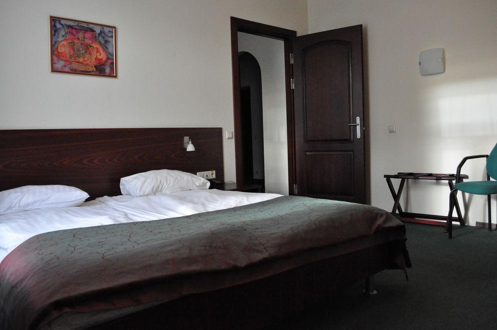Hotel Albatross Рига Экстерьер фото