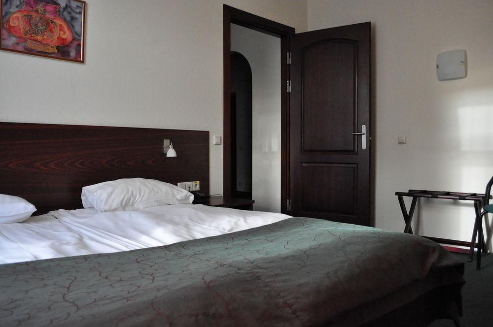 Hotel Albatross Рига Экстерьер фото